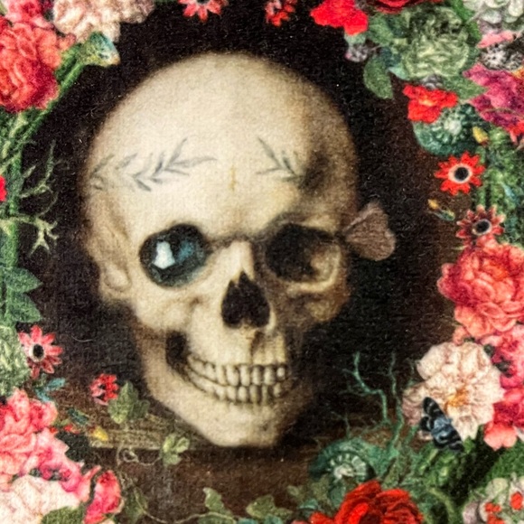 Vogliobene pouch with skull and flowers - Picture 7 of 15